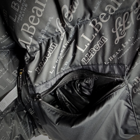 LL BEAN'S Adults' Men or Women Trail Model Down Vest - Picture 11 of 13